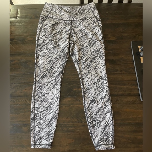All In Motion Simplicity Marble Print Contour High-Rise 7/8 Leggings size Medium - Picture 5 of 16